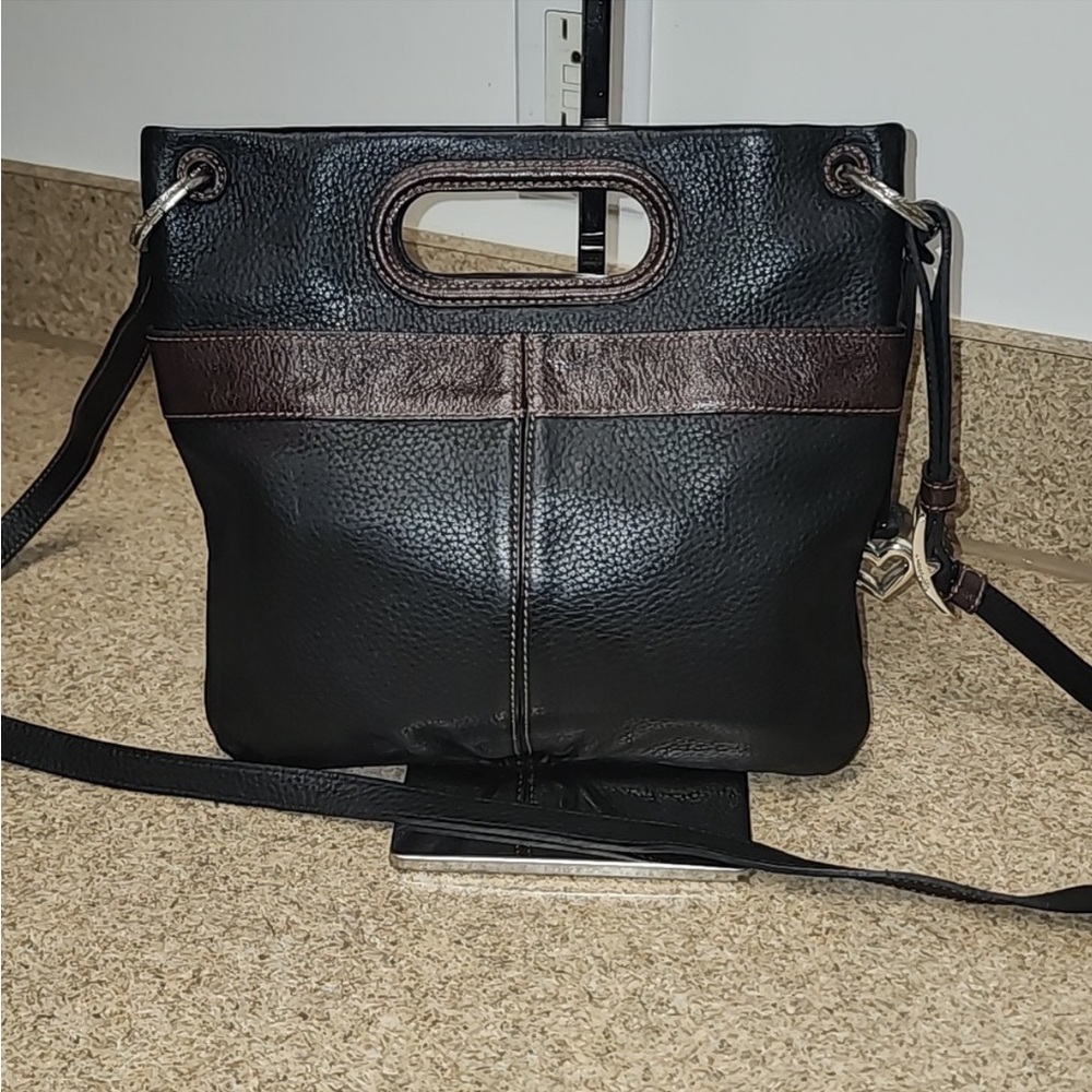 Brighton euc genuine leather crossbody with silver hardware